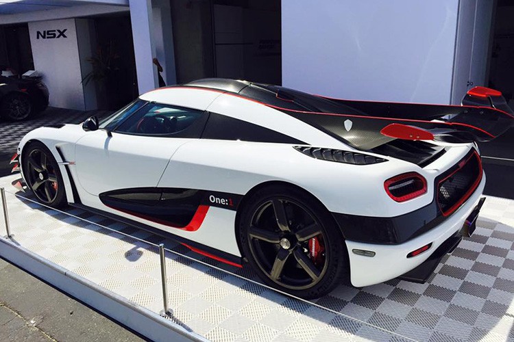 Sieu xe Koenigsegg One:1 cuoi cung, dau tien tren dat My-Hinh-10